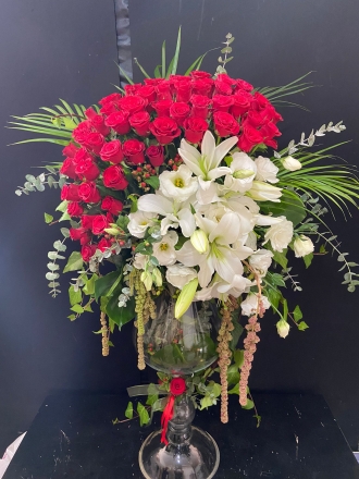 Lilyum ve Kırmızı Gül arajmanı