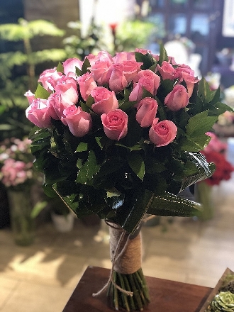 Pembe Buket Tasarımı